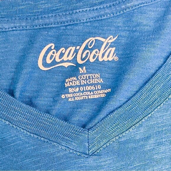 🍋 Women’s Classic Coca-Cola Logo V-Neck T-Shirt Size M - Picture 2 of 5
